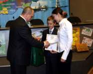 Вова Стяжкин и Настя Серодонина - победители в номинации деловые игры. г.Ржев