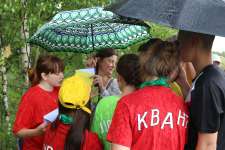 В разгар игры сорвался проливной дождь, а мы... играем!!!