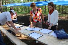 Организаторы за обсуждением хода игры.